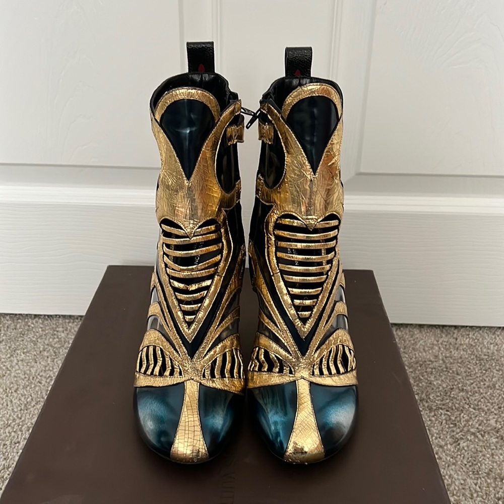 Louis Vuitton Queen of Hearts Ankle Boot 10cm Euro: size 38